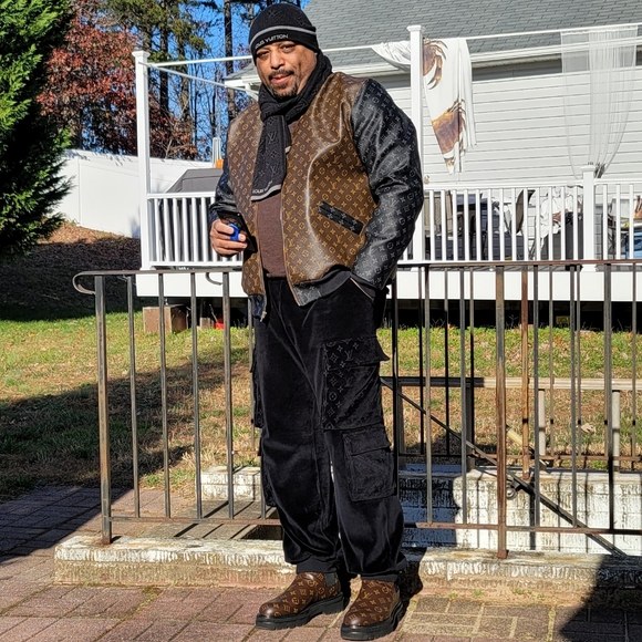 Meet your Posher, Lou - Picture 14 of 16